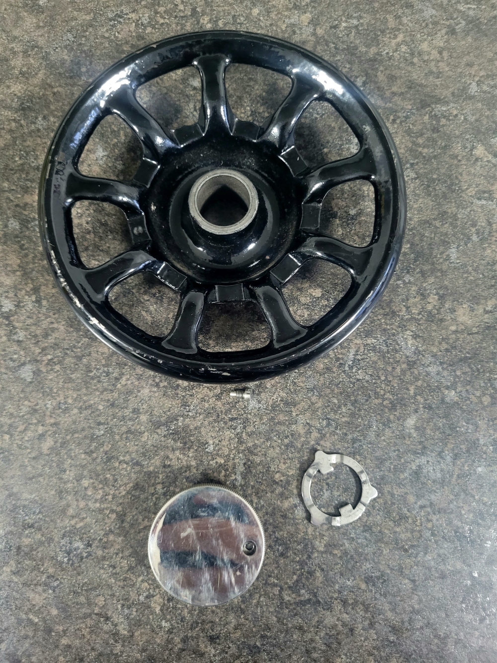 Vintage SINGER 127 128 8 Spoke Balance Wheel Part 15262